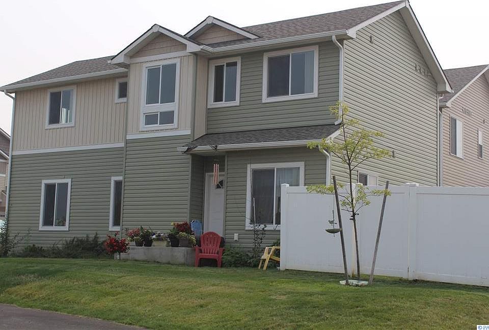 2nd image of 1443 SW Junegrass Ln