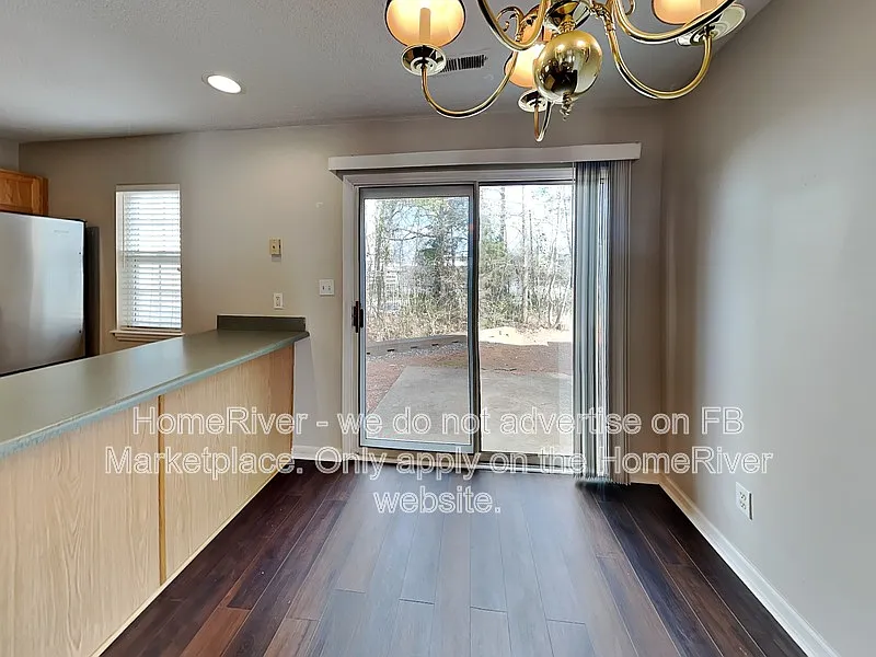 2 bed, 3.0 bath, 1323 sqft, $1,700 — Photo 4