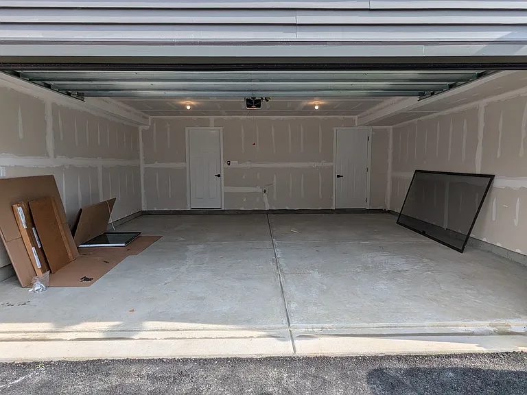 335 E Cochran St — Photo 5