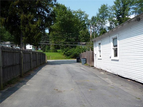 3rd image of 5116 Main St