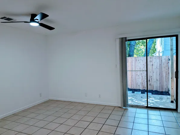 905 E 51st St APT 101, Austin, TX 78751