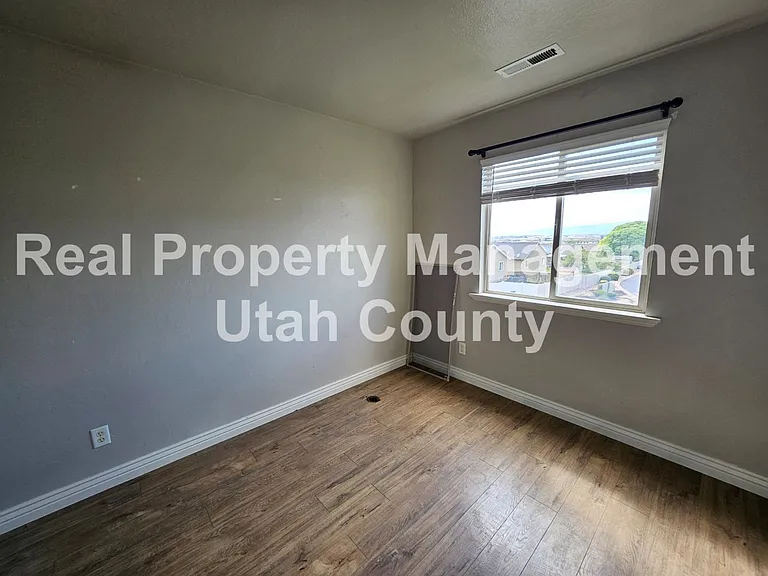 1708 E Ridgefield Rd — Photo 5