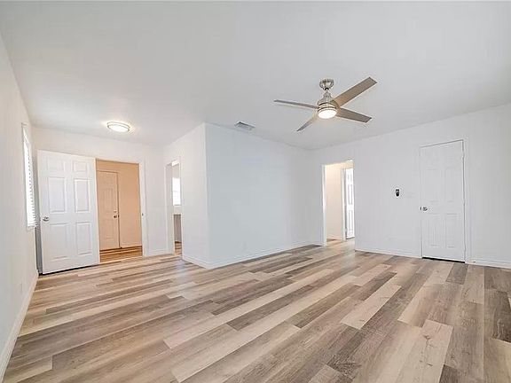 4th image of 853 W 29th St