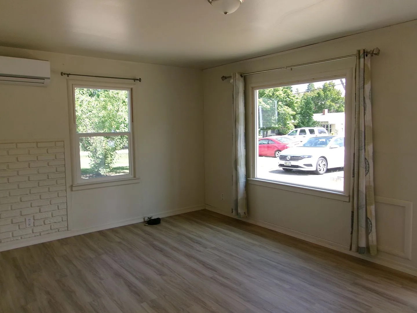 2 Bedroom House Medford — Photo 2