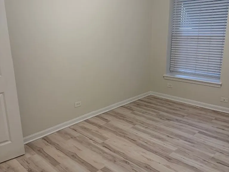 Where Convenience Meets Comfort Updated 23 Beds by the Morse Red Line — Photo 12