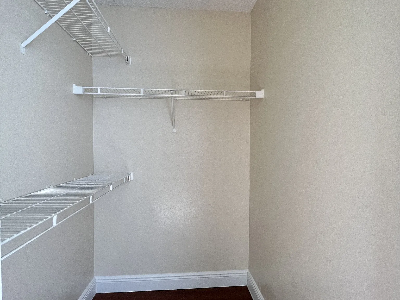 Windward Lakes 4015 #D212 "Best Handy & Cool... - 499 — Photo 4