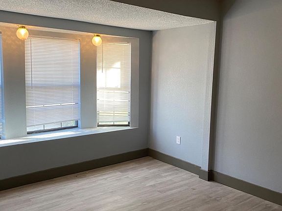 3rd image of 1817 E 1st Pl