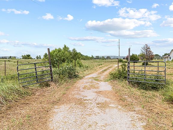 3rd image of 1852 County Road 1540