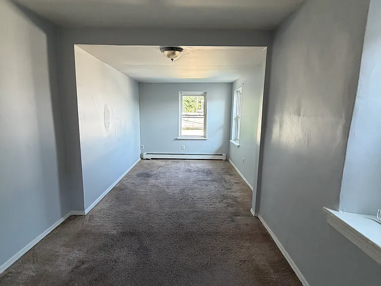 318 Jefferson St — Photo 9