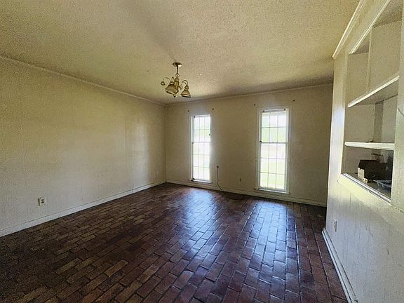 5th image of 5502 Santa Monica St