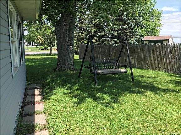 4th image of 309 Applewood Dr