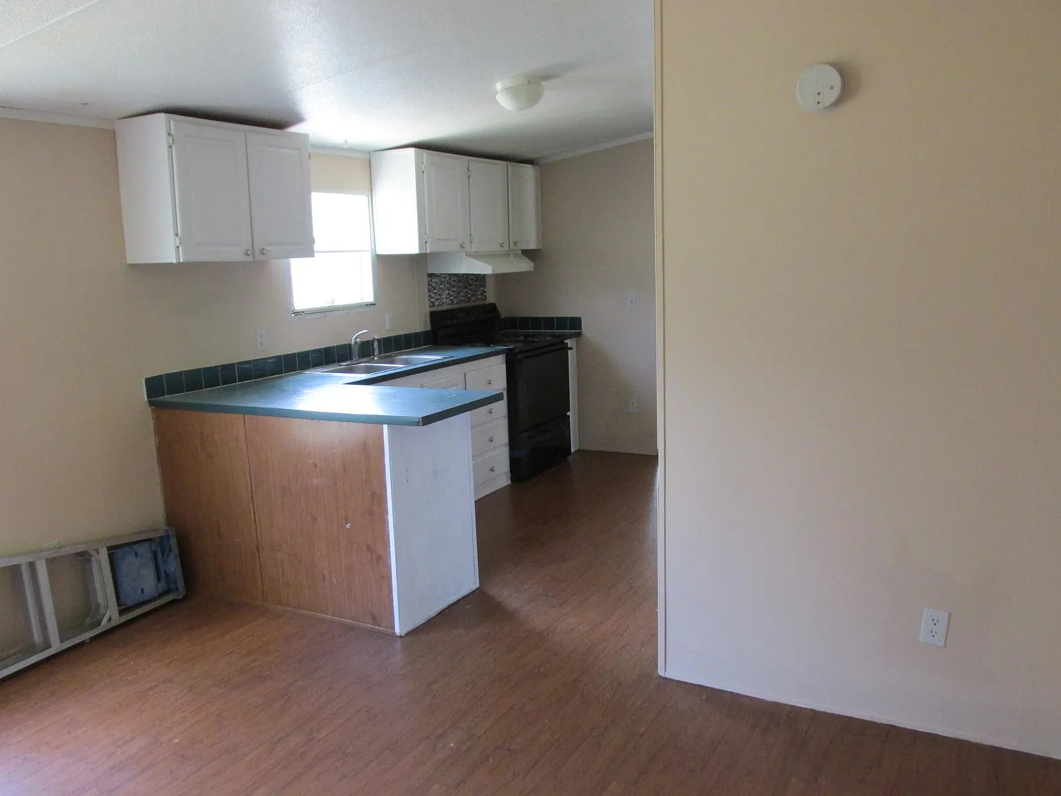 3 bed, 2000 sqft, $1,500 — Photo 3