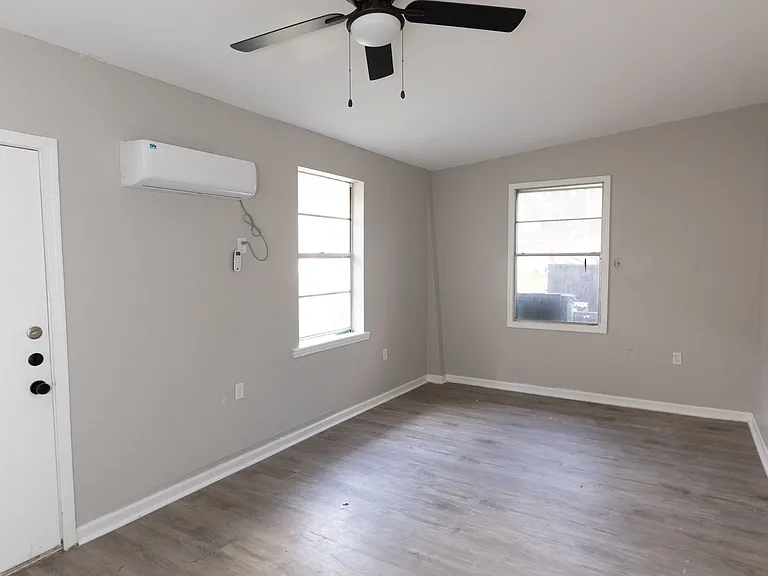 4609 Moravian Dr — Photo 13