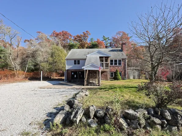 77 Buzzards Bay Dr, Plymouth, MA 02360