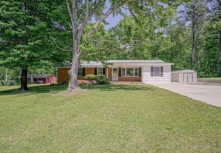 112 Old Meadowbrook Dr — Photo 1