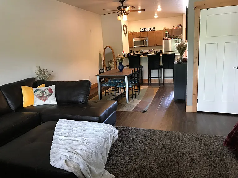 4015 S Russell St — Photo 5