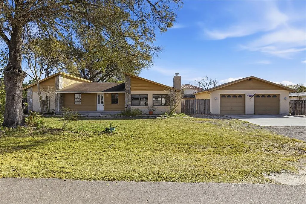 3 bed, 1.5 bath, 1416 sqft, $2,900 — Photo 2