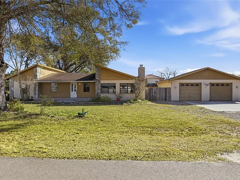 10301 Trail Ridge Ln — Photo 2