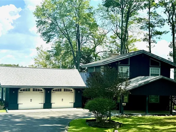 412 Gardner Rd, Hidden Valley, PA 15502