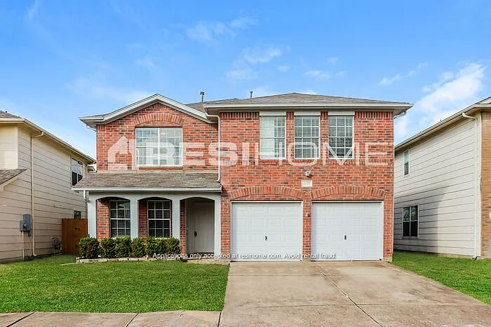4 bed, 2.5 bath, 2371 sqft, $2,220 — Photo 1