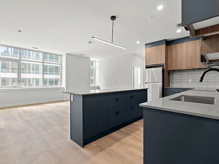736 8th Ave SW — Photo 85