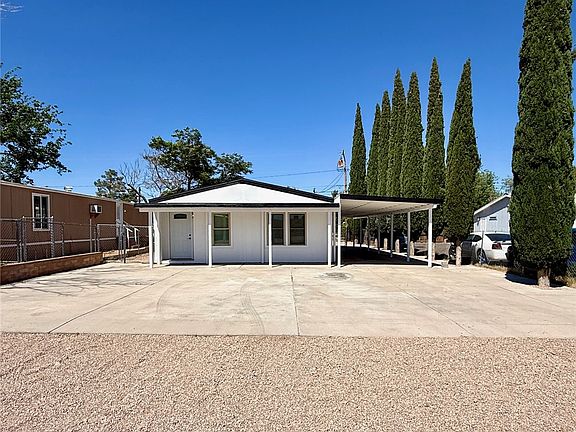 2nd image of 2405 E Packard Avenue
