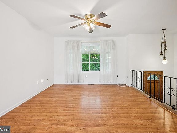 5th image of 204 E Fleming Pike
