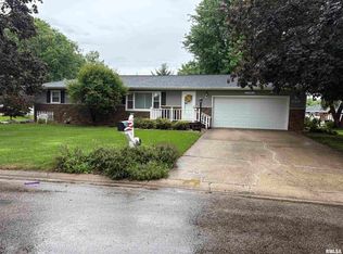 725 Pleasant Dr, Knoxville, IL 61448