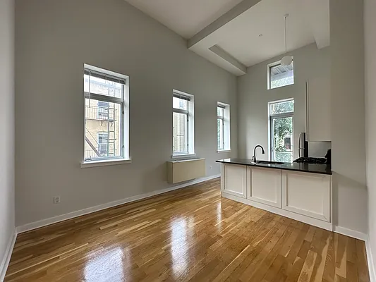 Rented by Oxford Property Group | media 1