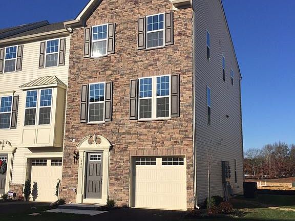 2nd image of 206 Susquehanna St #1106
