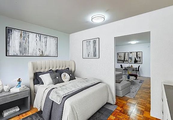3rd image of 50 Pine St #18CD