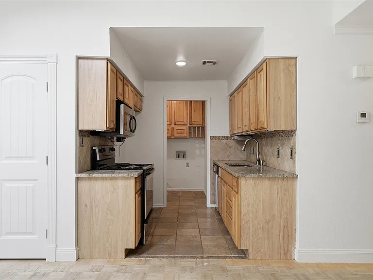 1813 W 62nd St — Photo 12
