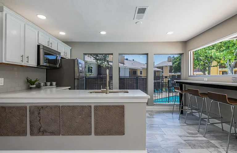 Flintridge Apartment Homes — Photo 22