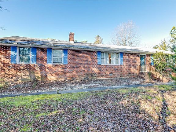 2nd image of 9045 Woodlawn Dr