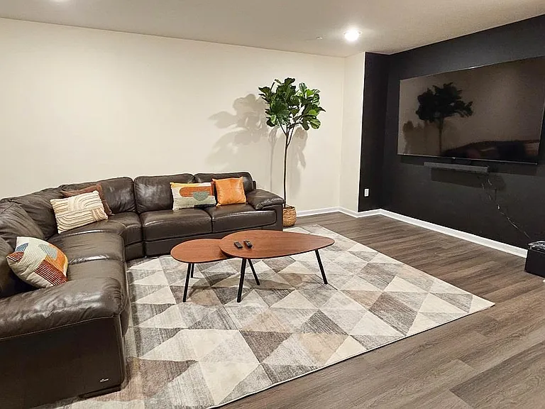 260 W Main St #16 — Photo 10