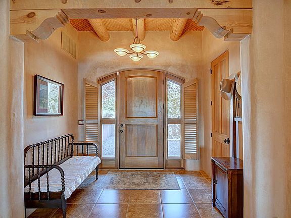 5th image of 102 Stella Ln