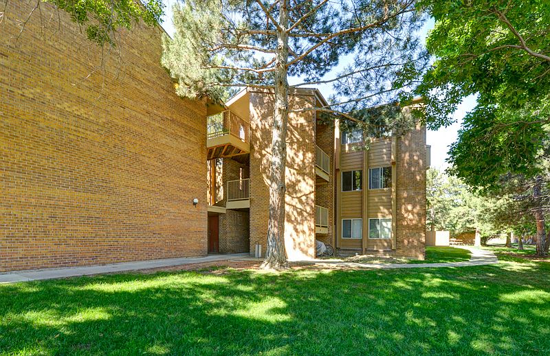 3393 Madison Avenue W130 Exterior