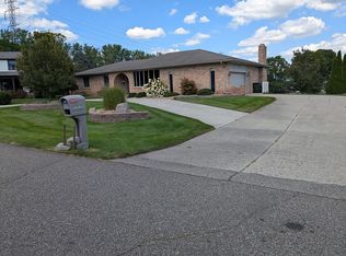 3901 Waterview Dr, Shelby Township, MI 48316