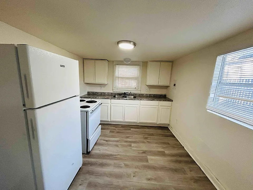 214 E Huff Ave #3