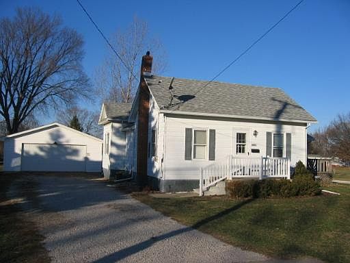 1st image of 908 Otter Creek St