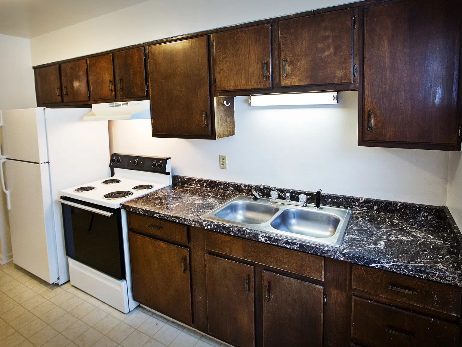 Apple Blossom Apartments — Photo 3