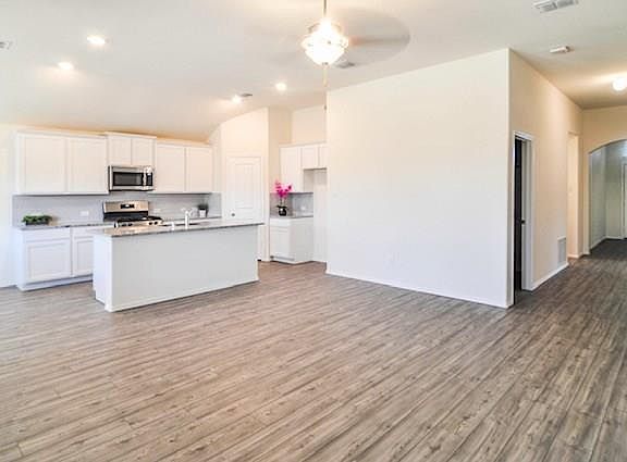 3rd image of 9001 Zubia Ln