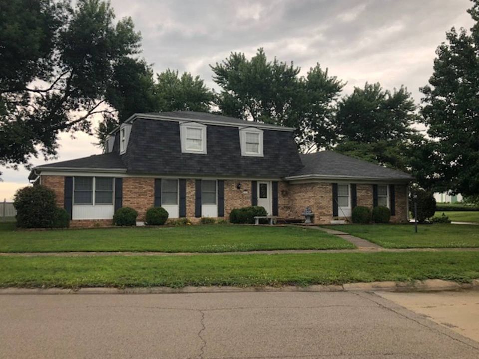 400 Bonn St Arthur Il 61911 Zillow