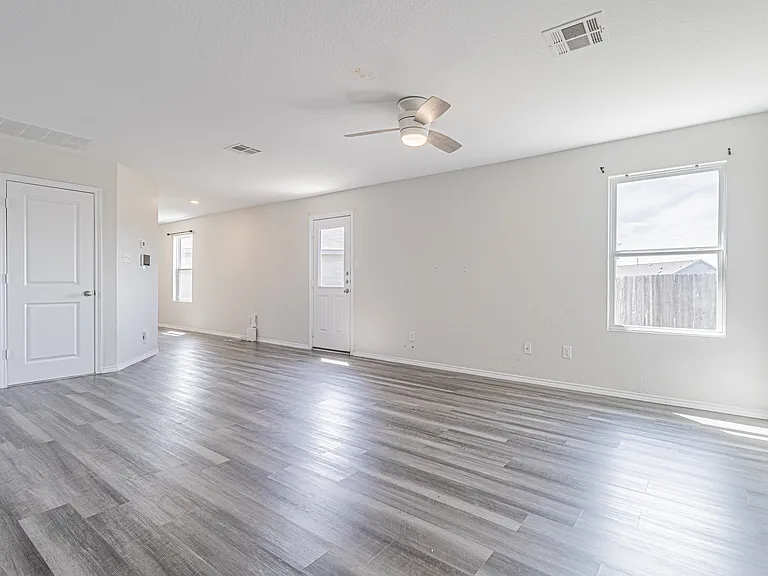 3814 Pickles Way — Photo 5