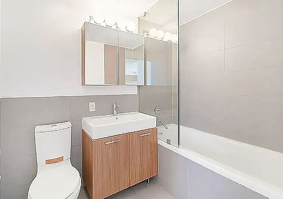 5th image of 50 N 1st St APT 6I