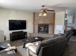 833 W Sunset St, Springfield, MO 65807