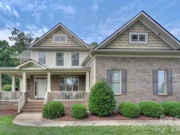 3011 Crismark Dr, Indian Trail, NC 28079
