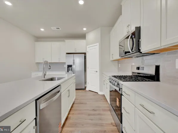 1235 Resort Blvd, Dover, DE 19904