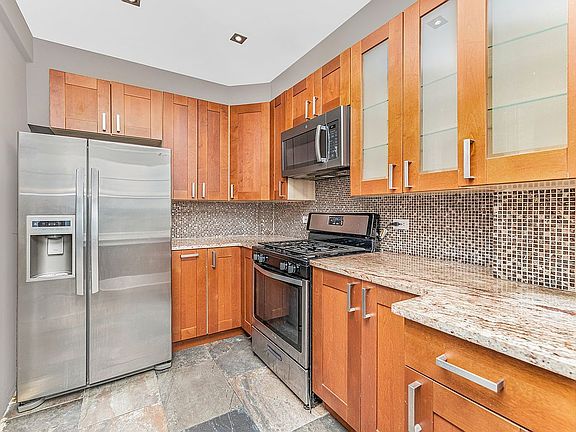 3rd image of 180 Cabrini Blvd APT 92