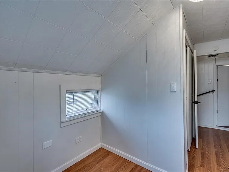822 Lawrence St — Photo 28